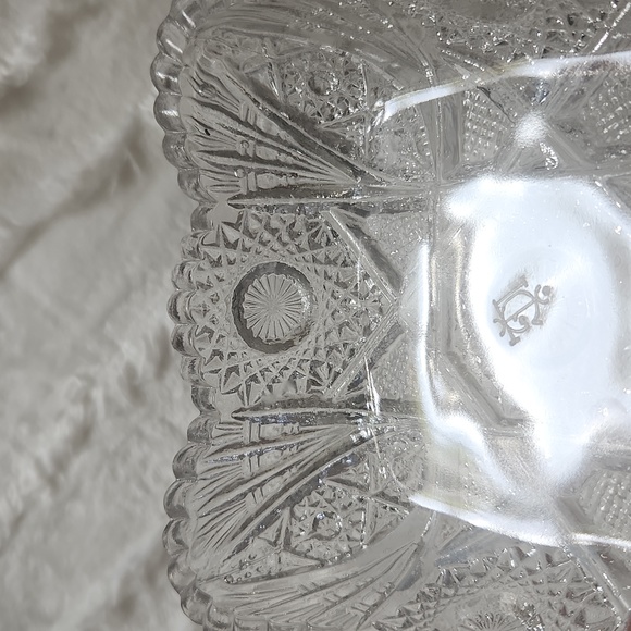 Lenox Square Glass dish stamped in the center - Picture 6 of 7
